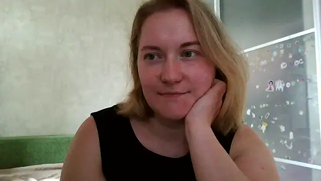 Snapshot of TinaKittyX chatting on 05.12.26 TinaKittyX online show from 05.12.26