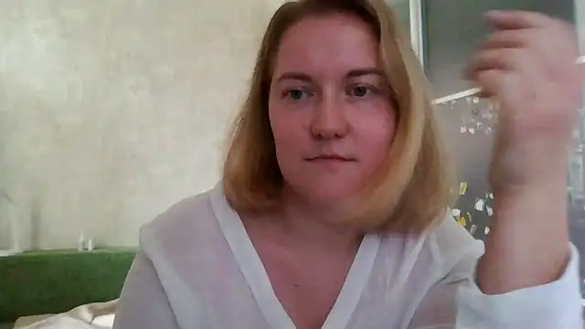 Snapshot of TinaKittyX chatting on 05.19.26 TinaKittyX online show from 05.19.26