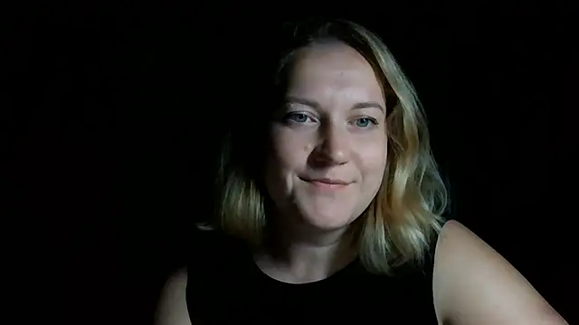 Snapshot of TinaKittyX chatting on 06.03.26 TinaKittyX online show from 06.03.26
