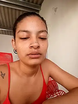 Snapshot of Lyra_Siren chatting on 04.05.26 Lyra Siren online show from 04.05.26