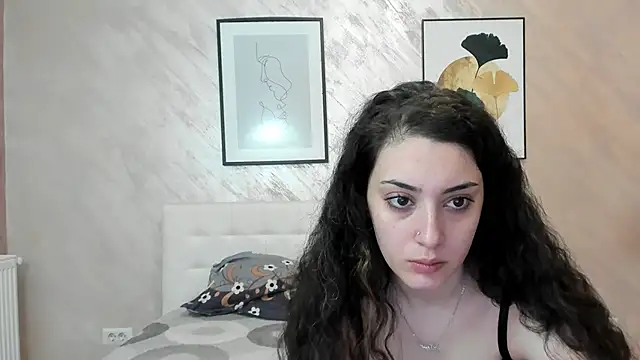 Snapshot of AnalSuzieBell chatting on 04.09.26 AnalSuzieBell online show from 04.09.26