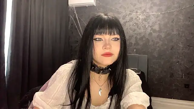 Snapshot of EmilyEmbears chatting on 04.20.26 EmilyEmbears online show from 04.20.26