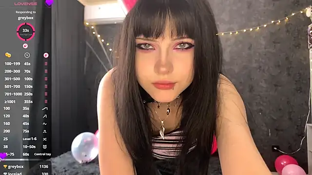Snapshot of EmilyEmbears chatting on 05.16.26 EmilyEmbears online show from 05.16.26
