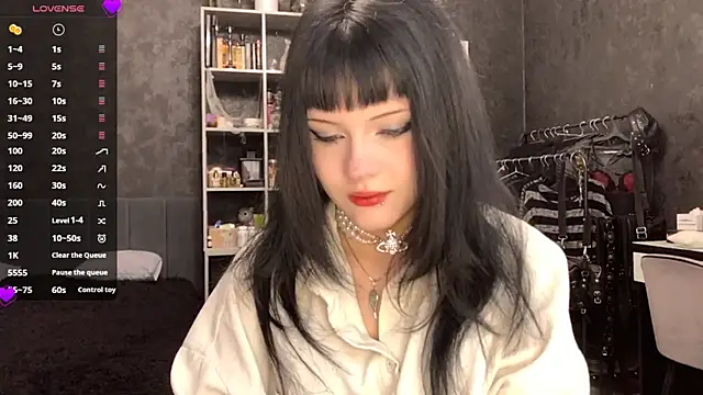 Snapshot of EmilyEmbears chatting on 06.01.26 EmilyEmbears online show from 06.01.26