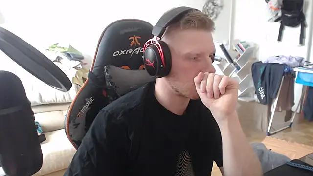 White eyebrow online show from 04.02.26