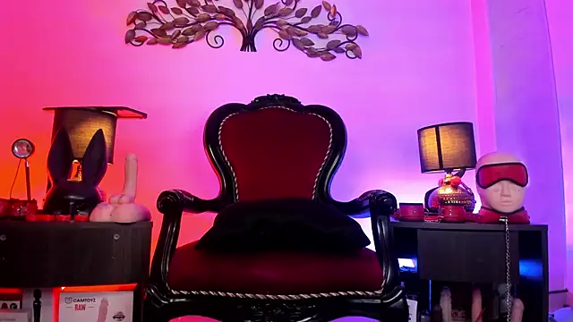 Madamedaphne  online show from 07.10.26