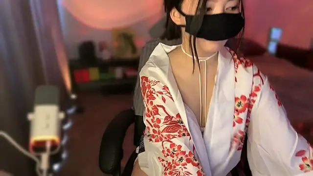 Snapshot of rin_night chatting on 04.11.26 rin night online show from 04.11.26
