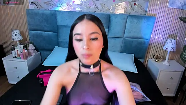 Snapshot of Delphine_doll chatting on 07.19.26 Delphine doll online show from 07.19.26