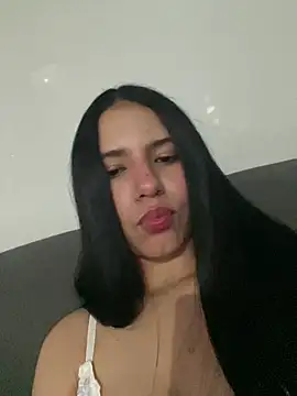 Snapshot of IsabelaRivers chatting on 05.14.26 IsabelaRivers online show from 05.14.26