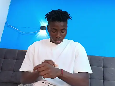 Snapshot of JeanDantte chatting on 04.18.26 JeanDantte online show from 04.18.26