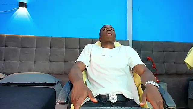 Snapshot of JeanDantte chatting on 05.15.26 JeanDantte online show from 05.15.26