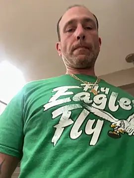 Snapshot of hitman13sal chatting on 04.02.26 hitman13sal online show from 04.02.26