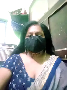 Snapshot of PINKI_024 chatting on 04.21.26 PINKI 024 online show from 04.21.26