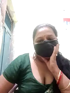 Snapshot of PINKI_024 chatting on 04.27.26 PINKI 024 online show from 04.27.26