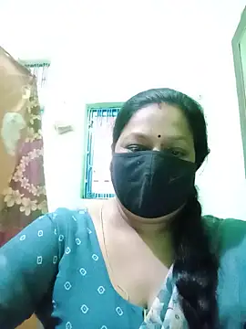 Snapshot of PINKI_024 chatting on 05.19.26 PINKI 024 online show from 05.19.26
