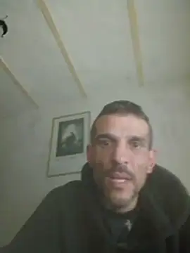 Snapshot of Guillelp chatting on 05.18.26 Guillelp online show from 05.18.26