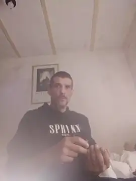 Snapshot of Guillelp chatting on 05.22.26 Guillelp online show from 05.22.26