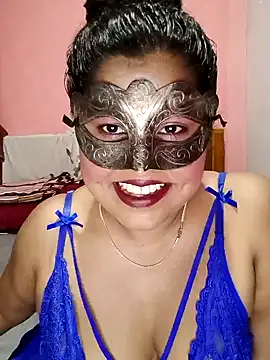 Maskedcurves online show from 05.06.26
