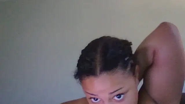 Snapshot of madzbailey chatting on 07.07.26 madzbailey online show from 07.07.26