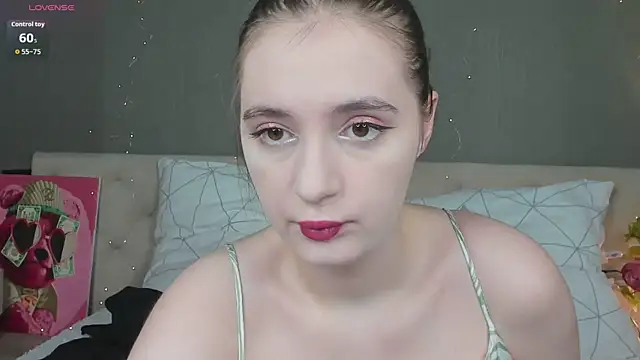 Snapshot of Amy-Desiree chatting on 07.19.26 Amy-Desiree online show from 07.19.26