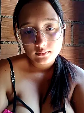 Snapshot of naughty_girl_hot_ chatting on 04.04.26 naughty girl hot online show from 04.04.26