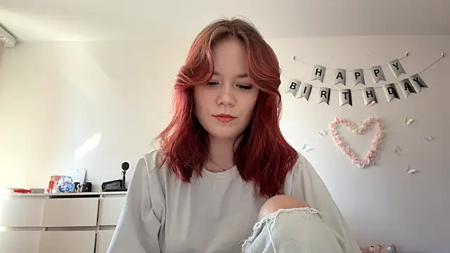 Snapshot of BernieceFender chatting on 04.05.26 BernieceFender online show from 04.05.26