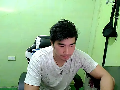 Snapshot of Hunkfireman chatting on 06.18.26 Hunkfireman online show from 06.18.26