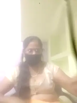 Snapshot of SEEMA_012 chatting on 04.12.26 SEEMA 012 online show from 04.12.26