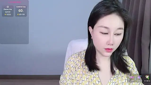 Snapshot of Eva-000 chatting on 06.26.26 Eva-000 online show from 06.26.26