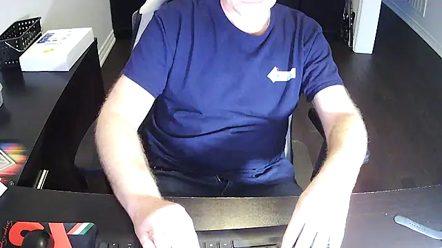 Snapshot of Shalun2000 chatting on 04.15.26 Shalun2000 online show from 04.15.26
