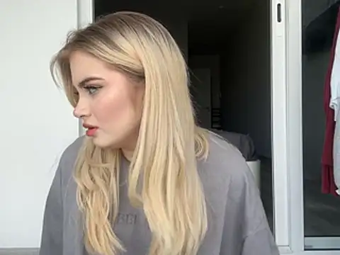 Snapshot of kirtova_ chatting on 06.01.26 kirtova online show from 06.01.26