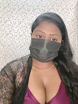 Snapshot of Romantic_Woman chatting on 05.25.26 Romantic Woman online show from 05.25.26