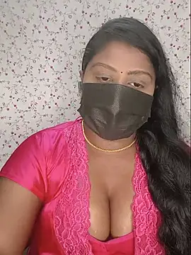 Snapshot of Romantic_Woman chatting on 06.01.26 Romantic Woman online show from 06.01.26