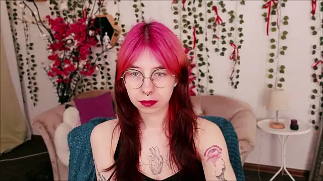 Snapshot of Alice_Nyx chatting on 04.19.26 Alice Nyx online show from 04.19.26