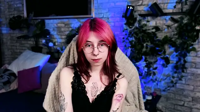Snapshot of Alice_Nyx chatting on 04.22.26 Alice Nyx online show from 04.22.26
