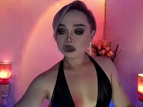 the girl of jamesbond online show from 04.07.26