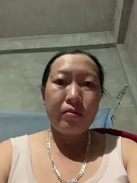 Snapshot of candy-beo chatting on 04.27.26 candy-beo online show from 04.27.26