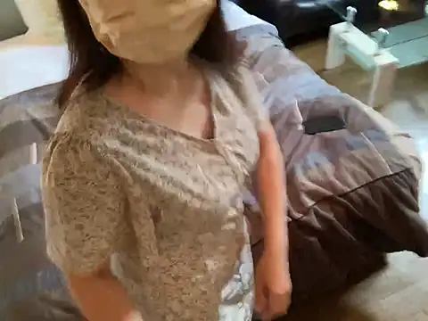 Snapshot of lemonade_madame chatting on 04.10.26 lemonade madame online show from 04.10.26