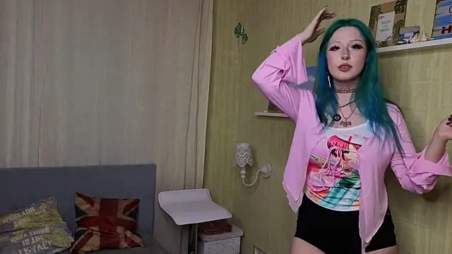 Snapshot of JoyRivers chatting on 04.07.26 JoyRivers online show from 04.07.26