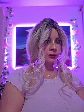 ItsAuroraBorealis online show from 05.28.26