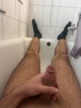 Snapshot of BIGGCOCK20CM chatting on 04.13.26 BIGGCOCK20CM online show from 04.13.26