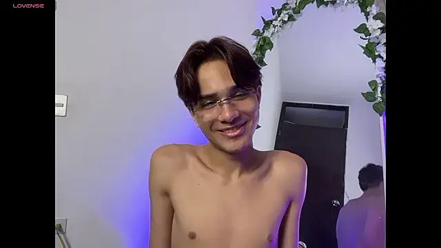Snapshot of attlas1 chatting on 05.19.26 attlas1 online show from 05.19.26