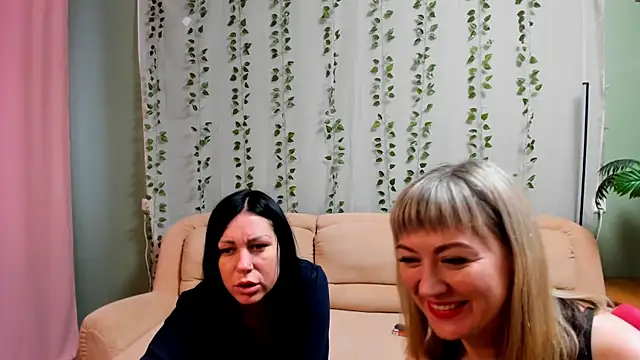 JulieLuna online show from 04.09.26