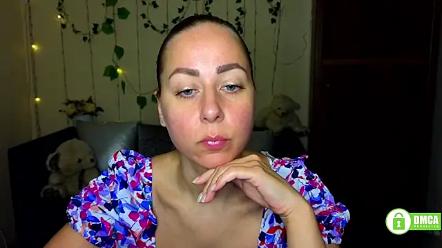 Alicewonderrmiss online show from 04.10.26