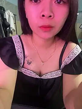 Snapshot of Pink_83 chatting on 04.18.26 Pink 83 online show from 04.18.26