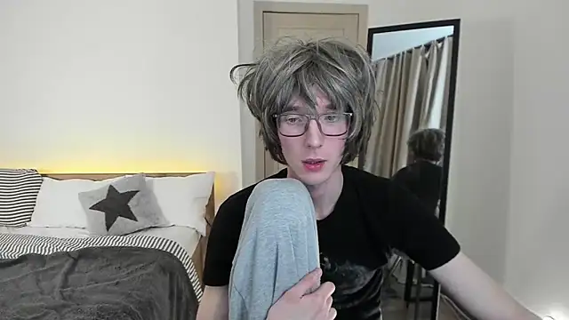 schizophrenic dog online show from 04.15.26