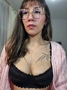 Snapshot of Mar_puentes chatting on 05.31.26 Mar puentes online show from 05.31.26