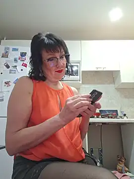 LaliaMia online show from 12.14.25