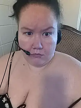 Snapshot of hisalphaqueen27 chatting on 04.05.26 hisalphaqueen27 online show from 04.05.26