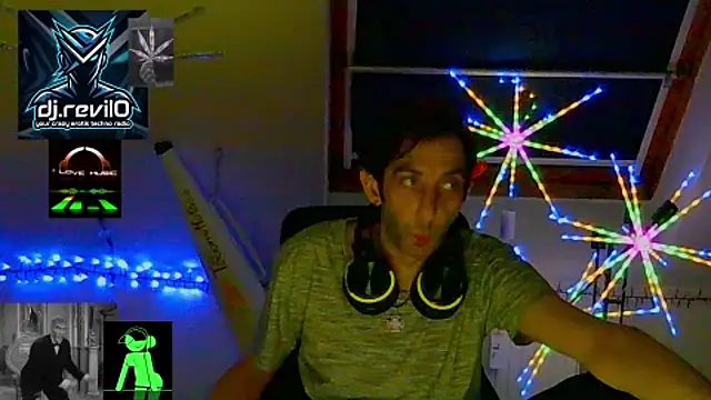 Snapshot of OllyFummler chatting on 04.17.26 OllyFummler online show from 04.17.26